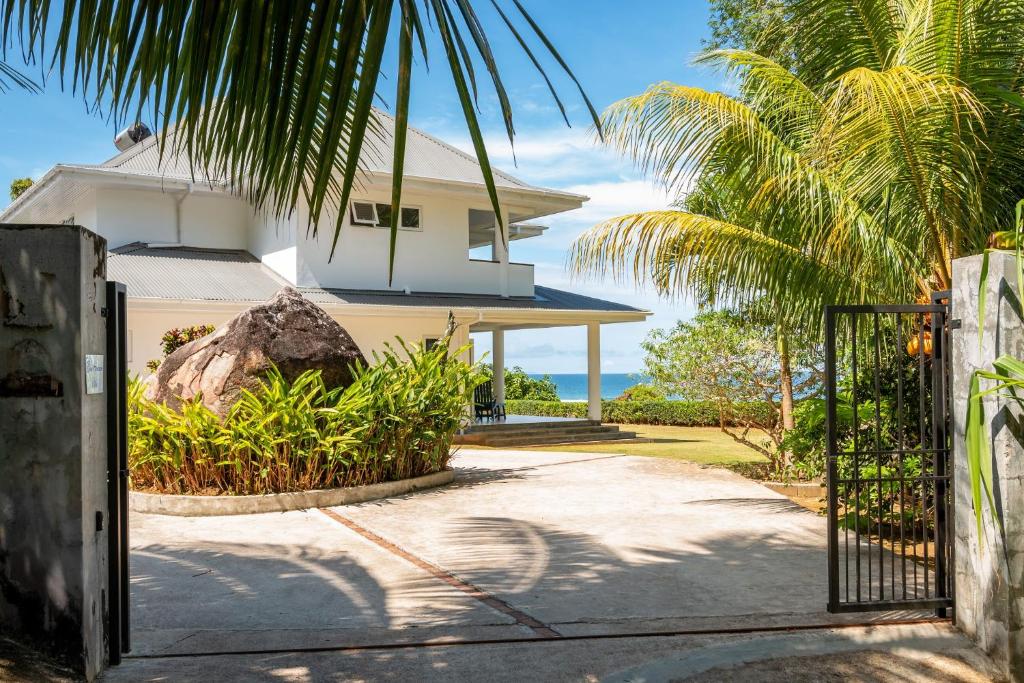 Blue Horizon Villas photo 2