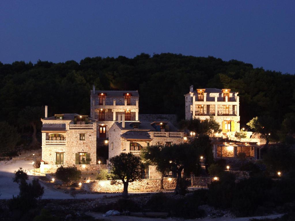 Revera Traditional Stone Villas, Apartments & Studios photo 1