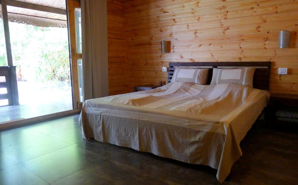 Номер (Бунгало Делюкс с видом на море), MamaGoa Resort