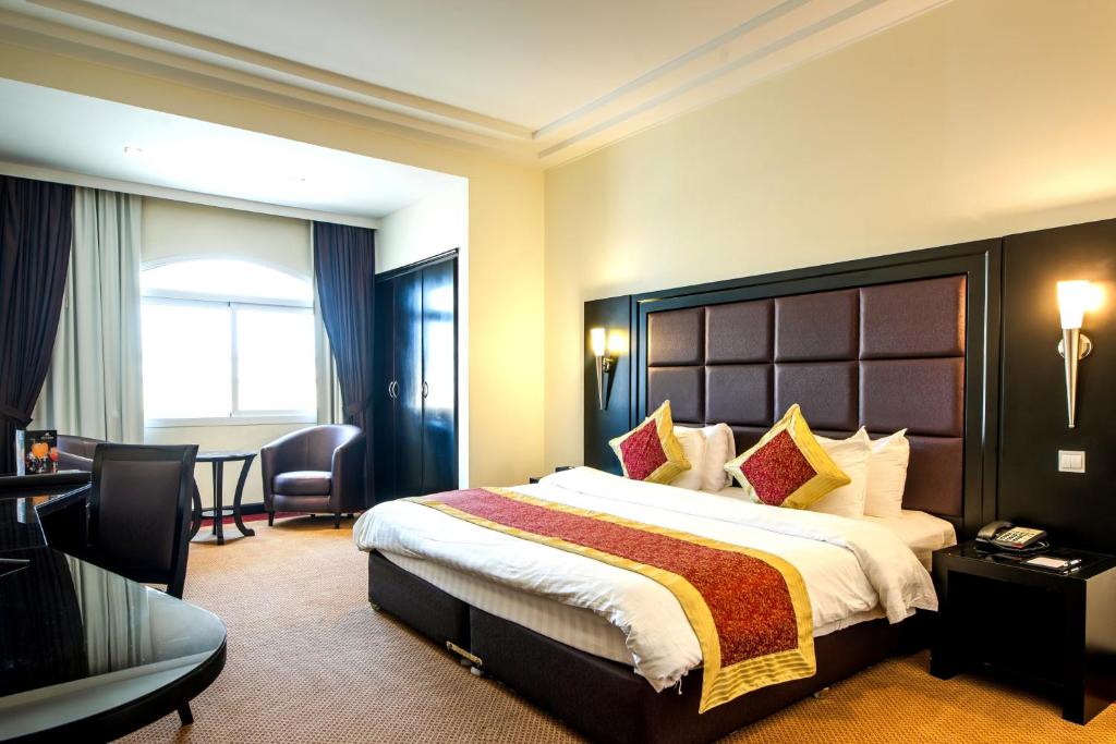 Сьюит (Представительский люкс), Курортный отель Royal Beach Hotel & Resort