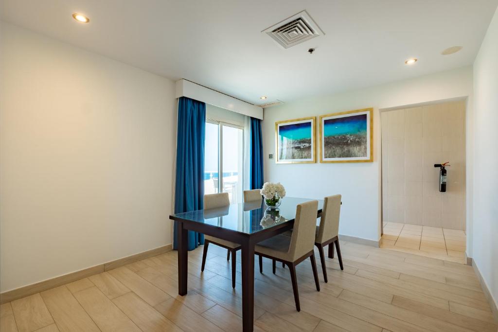 Сьюит (Гранд-Люкс с видом на океан), Курортный отель Radisson Blu Resort, Fujairah