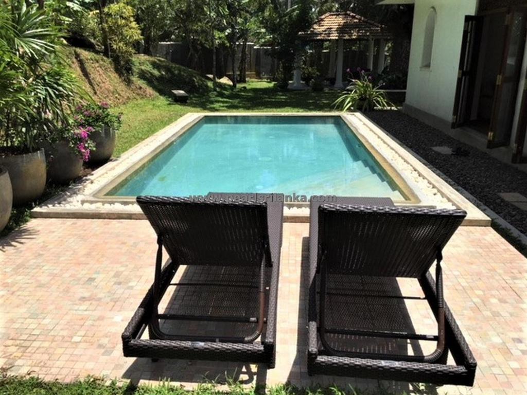 Lucky Sevana photo 1