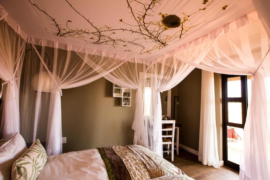 Gondwana Kalahari Anib Lodge photo 3