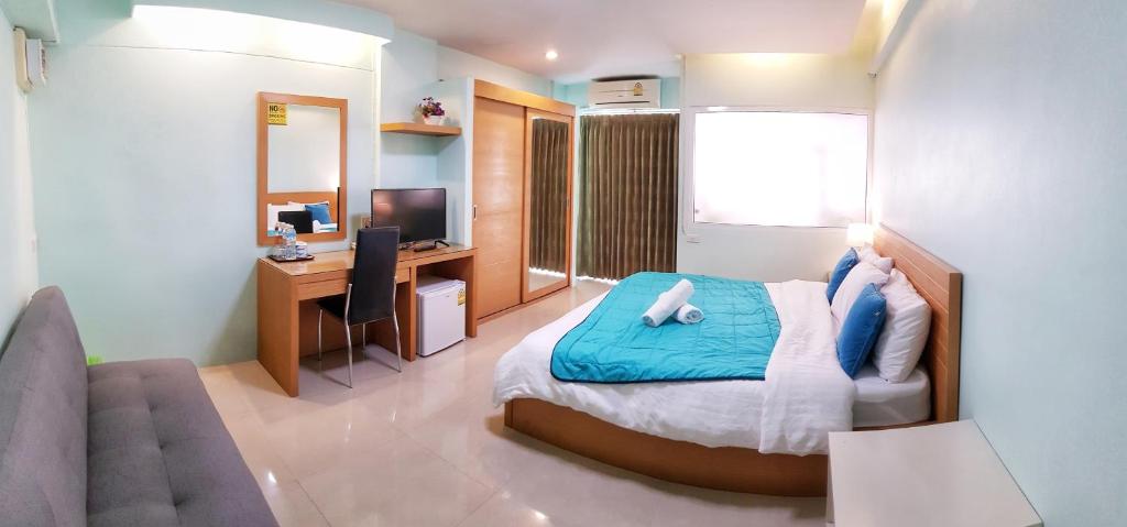 J.Residence photo 4