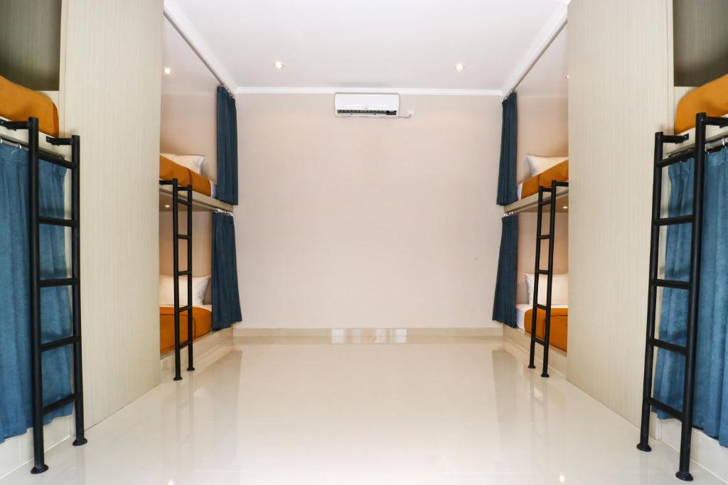 Номер (Кровать в общем 8-местном номере для мужчин и женщин), Taste of Bali Hostel