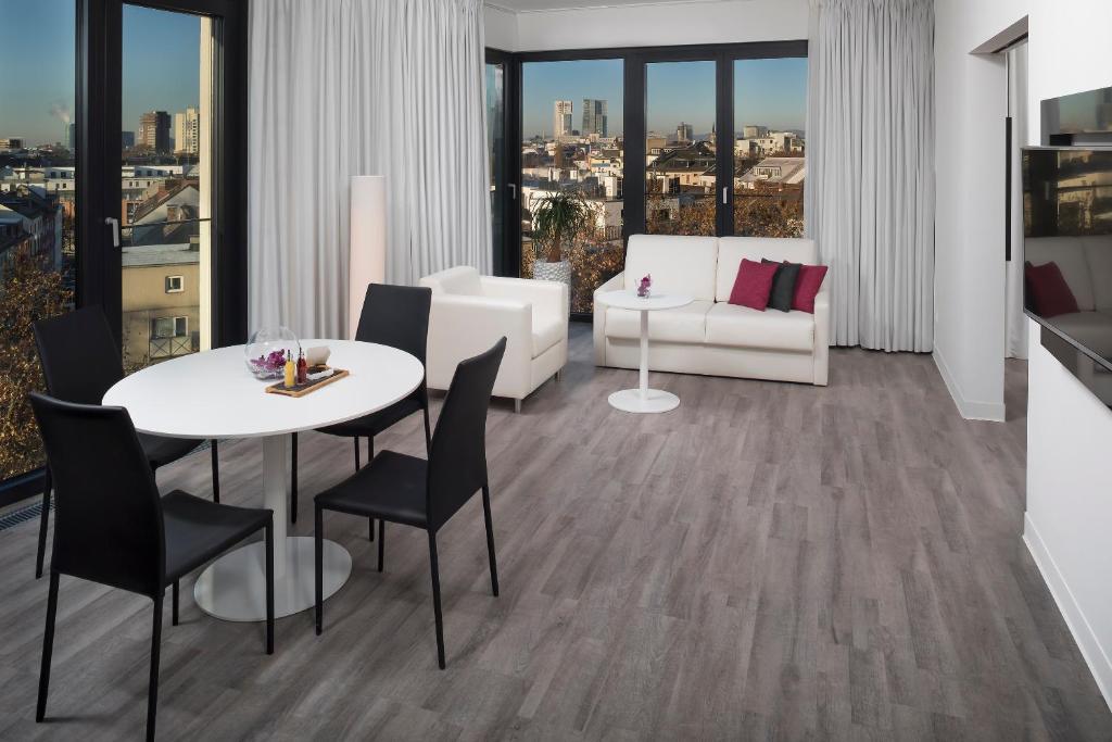Сьюит (Лофт), INNSIDE by Melia Frankfurt Ostend
