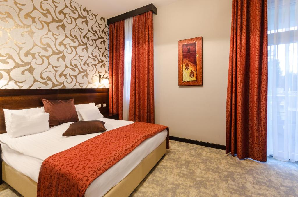 Сьюит (Семейный люкс (для 2 взрослых и 2 детей)), Hotel Aurum