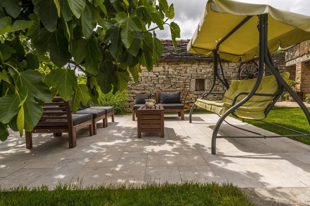 Attractive Stone Villa M-Mate with Pool - Privacy Guaranteed photo 4