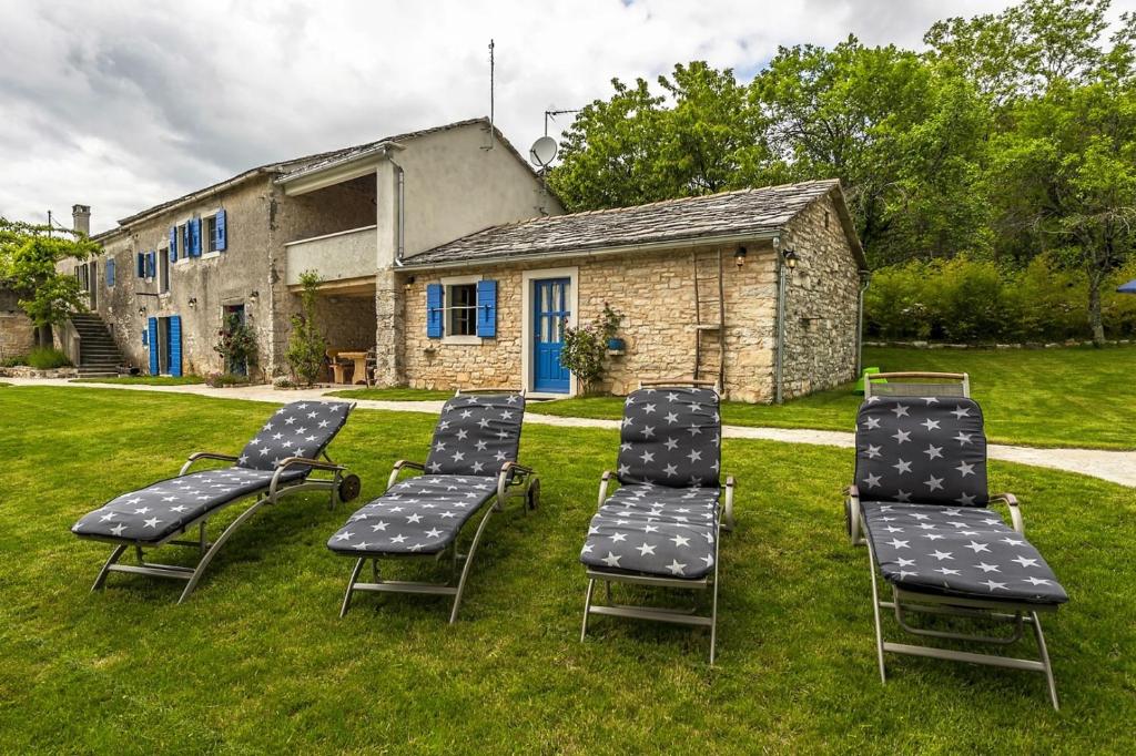 Attractive Stone Villa M-Mate with Pool - Privacy Guaranteed photo 2