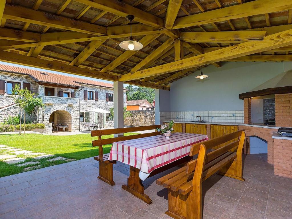 Spacious Villa Sany with Private Pool photo 3