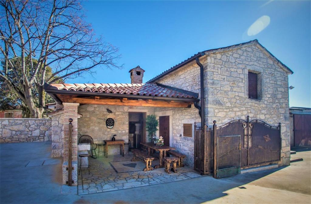 Rustic-Holiday Home Vani with Tavern, near Porec photo 1