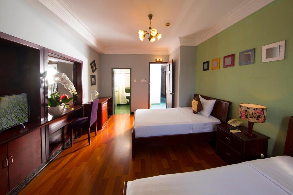 Трехместный (Улучшенный трехместный номер), Shangri La saigon hotel