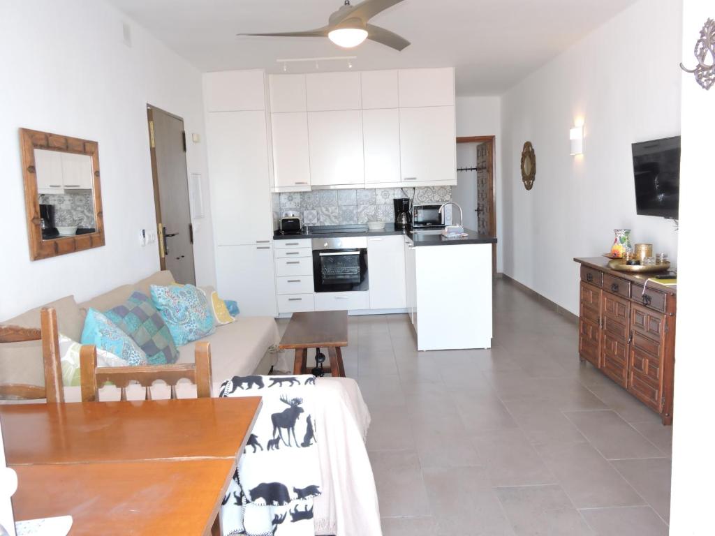 Nerja Villas-Capistrano - Tap to explore photos
