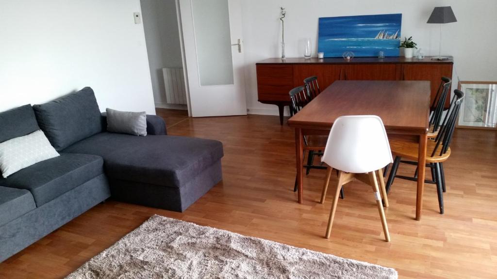 Très bel appartement centre ville 2 mn plages et marché photo 1