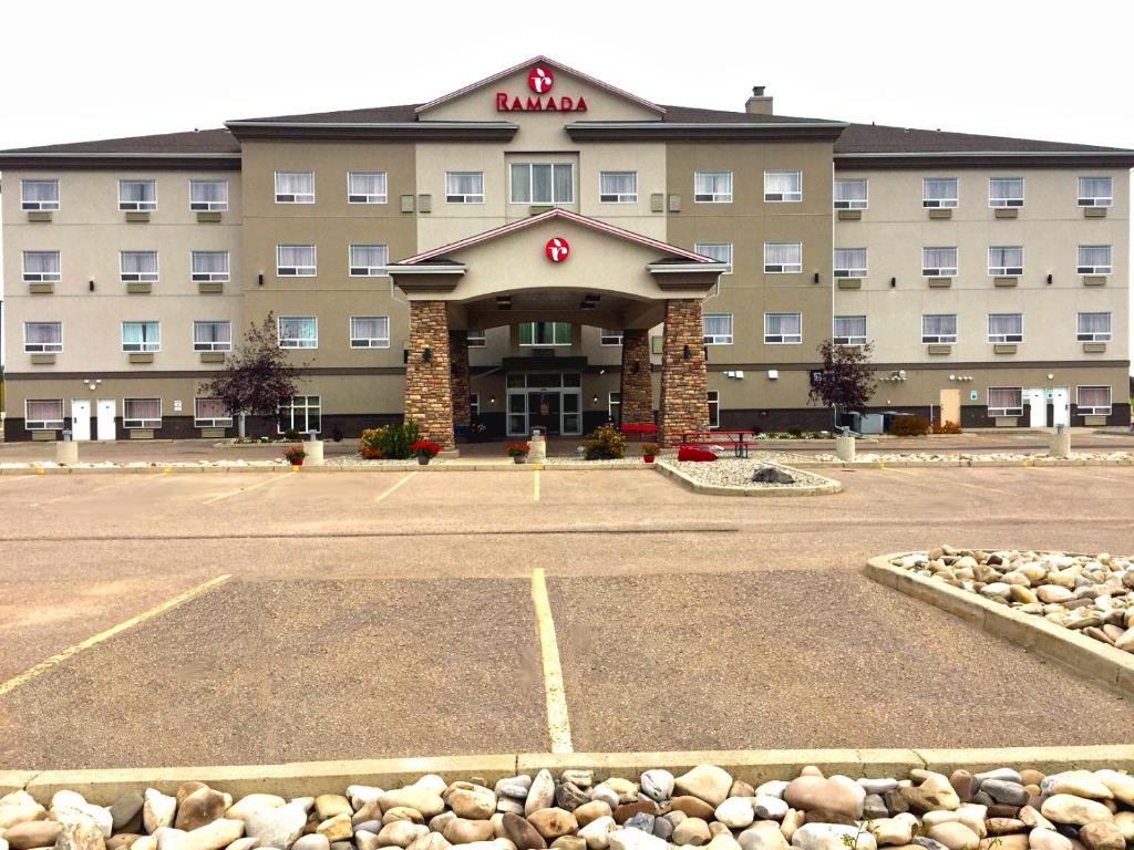 Ramada by Wyndham Lac La Biche photo 1