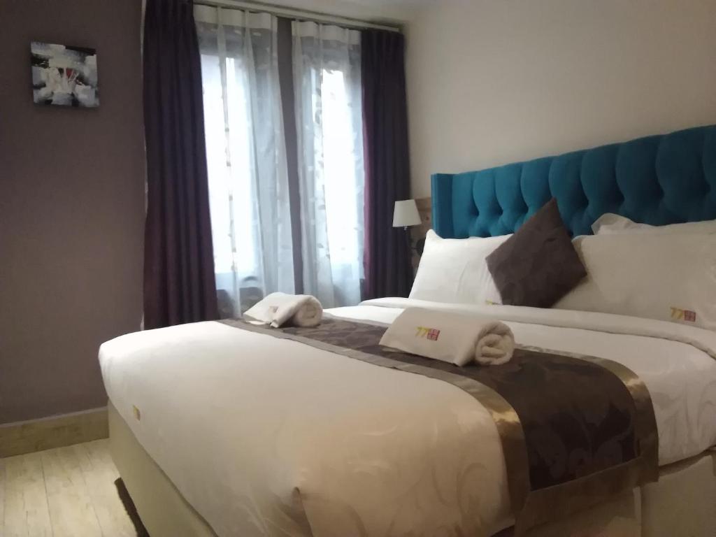 Двухместный (Номер Делюкс с кроватью размера «king-size» с окном), 77 Boutique Hotel