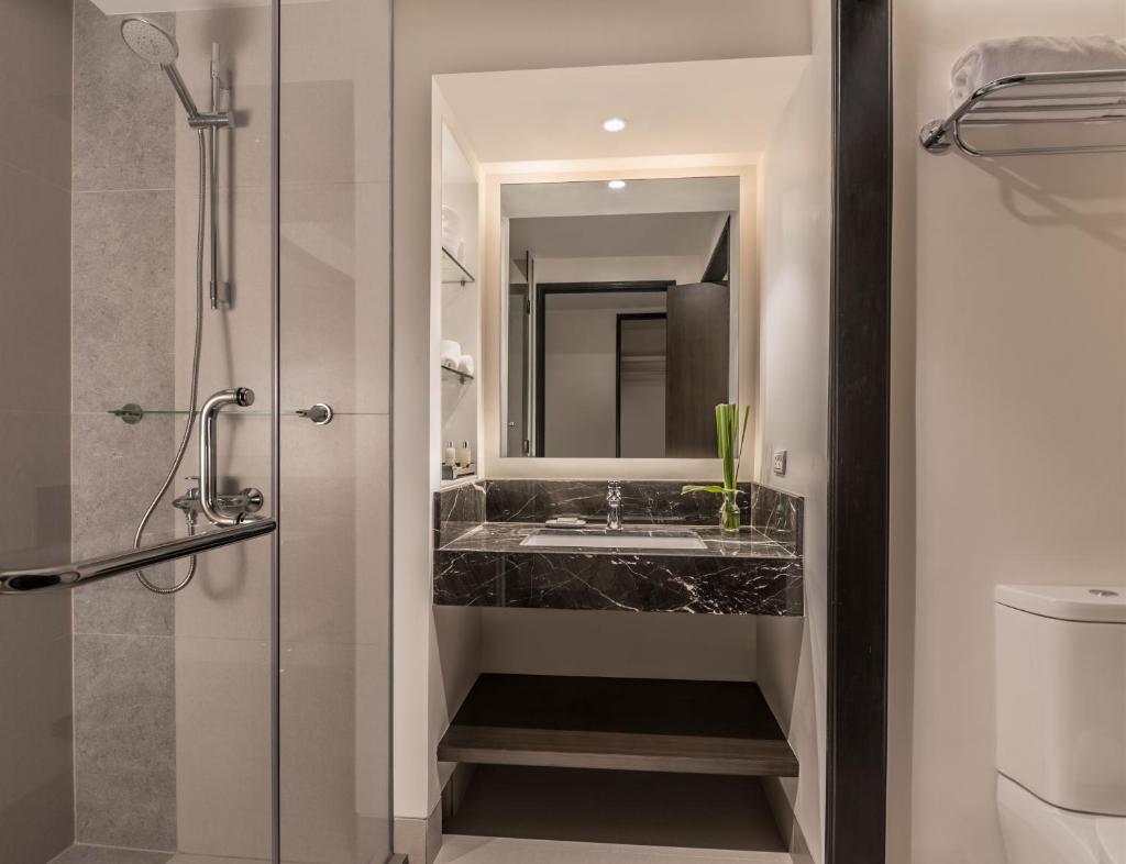 Двухместный (Deluxe Room - Quarantine Full Board Package), Seda Ayala Center Cebu