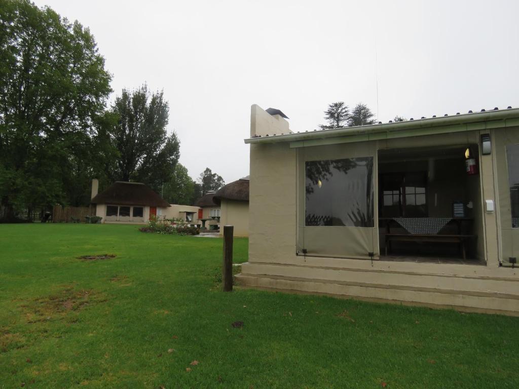 Riverside Manor photo 4