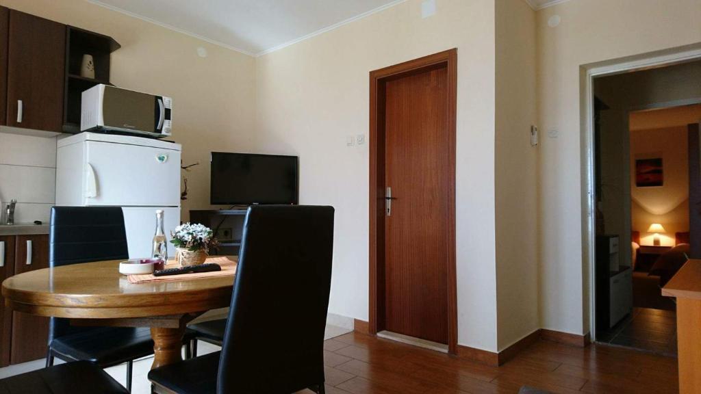 Apartments Roncevic #JOKO# photo 4