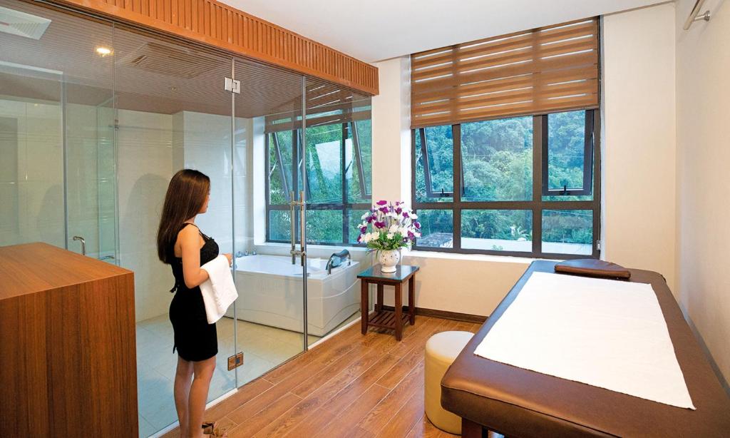 Hùng Mạnh Plaza Hotel