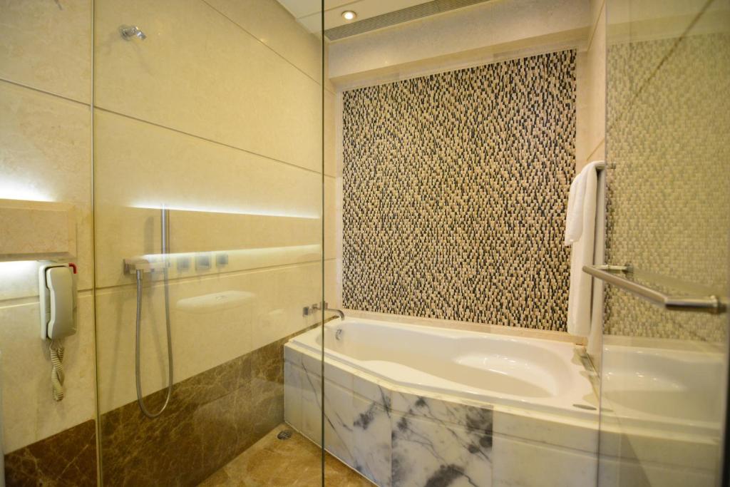 Harbour Grand Hong Kong photo 2