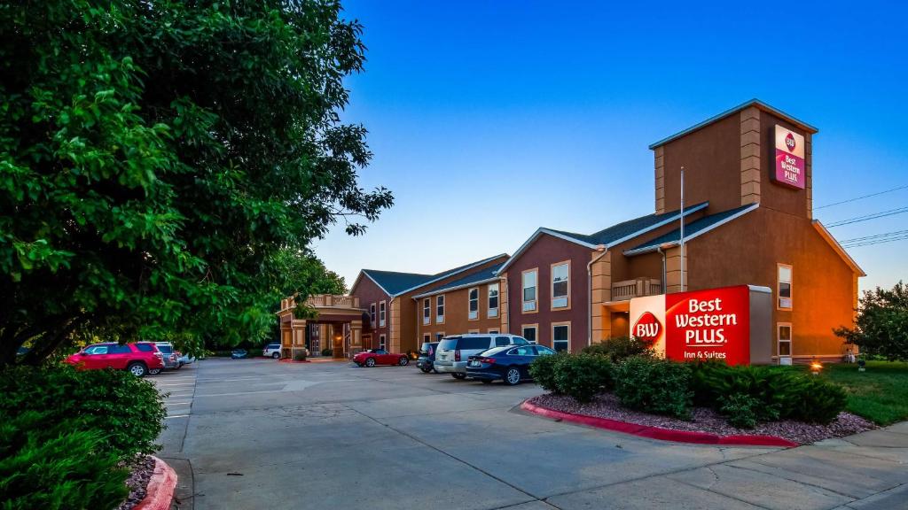 Best Western Plus Midwest Inn & Suites image