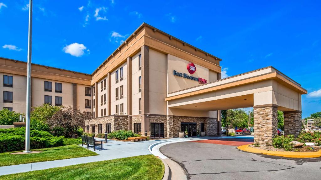 Best Western Plus Wichita West Airport Inn image