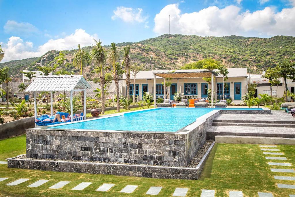 Sorrento Beach Club & Kite Village