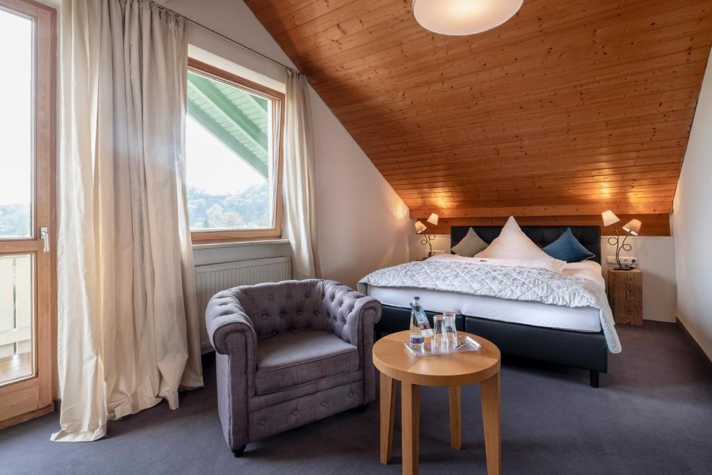 Garten Hotel Salzach Garni - Tap to explore photos