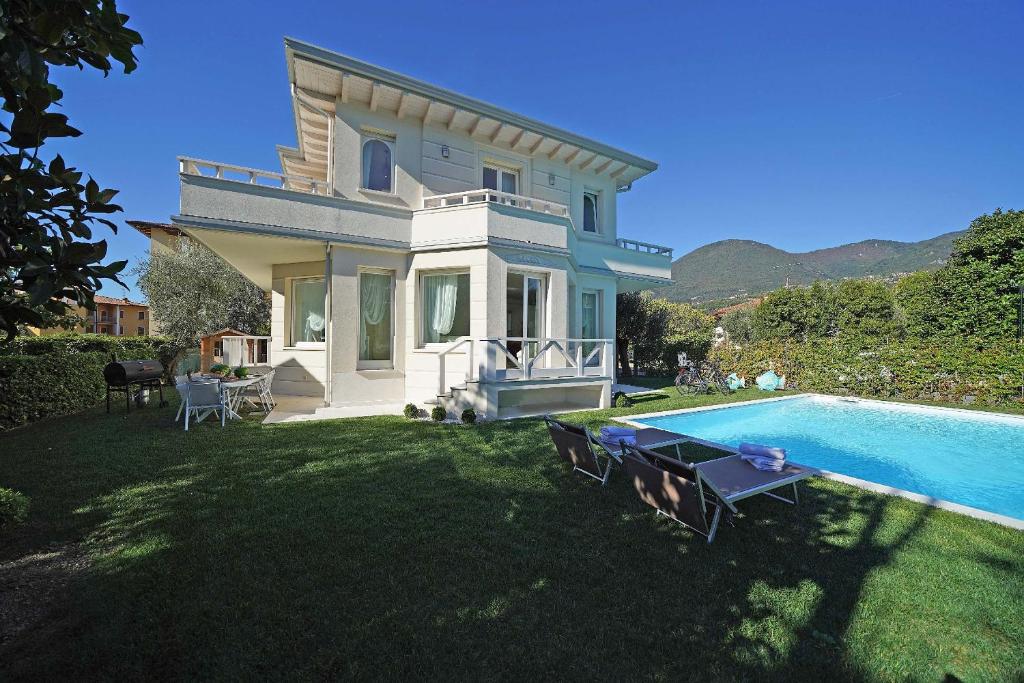 Villa Sabine: New Modern villa with Private pool photo 1