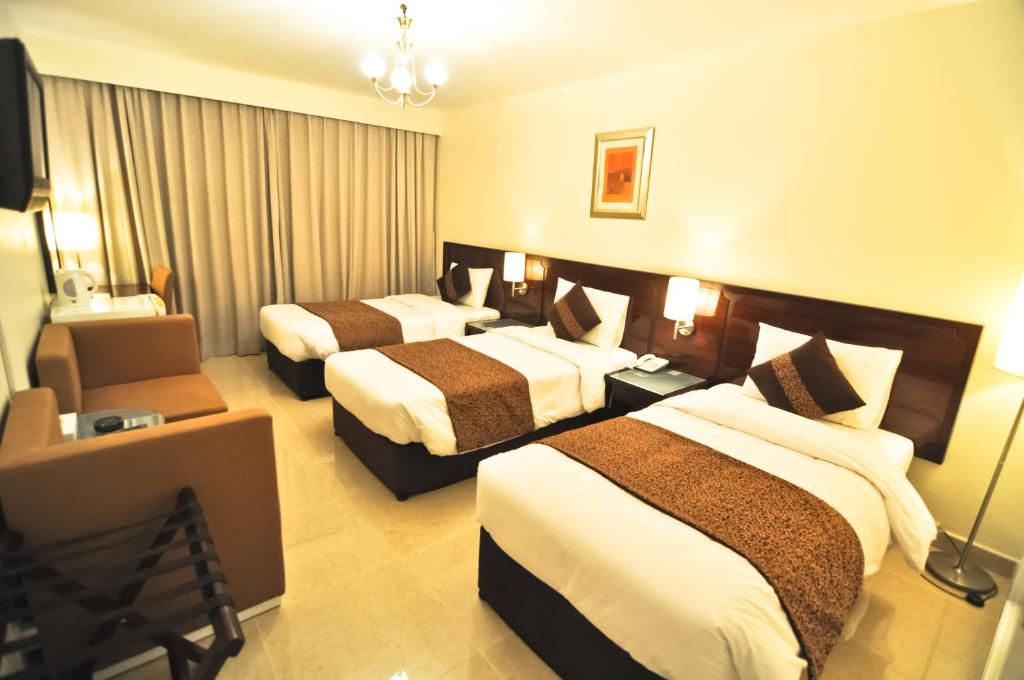 Трехместный (Стандартный трехместный номер), Отель Phoenicia Hotel