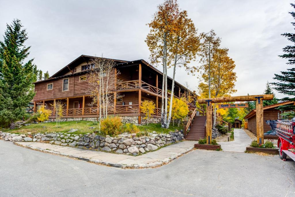Grand Lake Lodge photo 2
