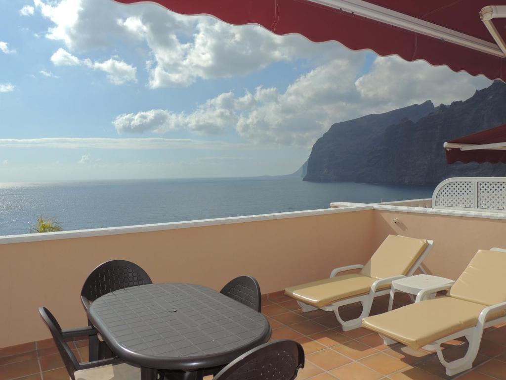 Romantic Retreat with Marine View photo 4