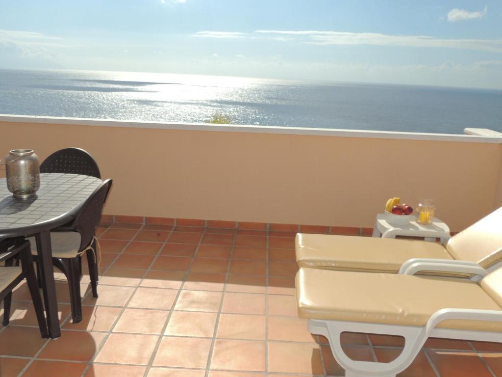 Romantic Retreat with Marine View photo 3
