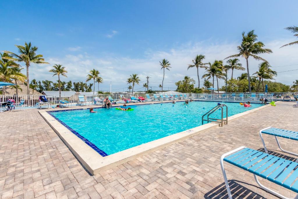 Fiesta Key RV Resort Waterfront Cottage 33 photo 2