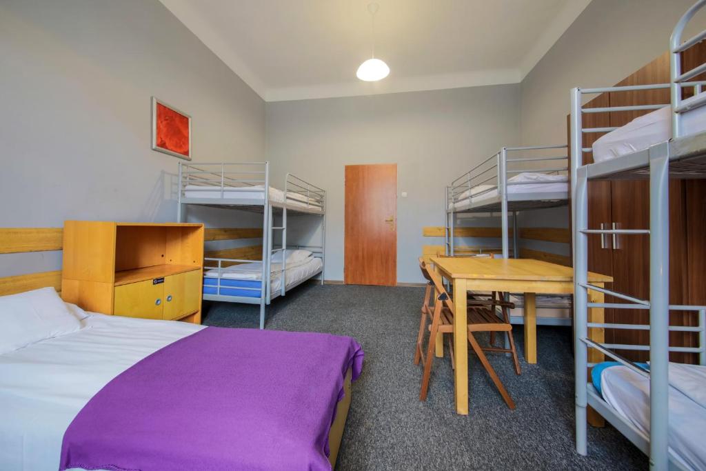 Семейный (Семейный номер с общей ванной комнатой), Red Carpet Hostel