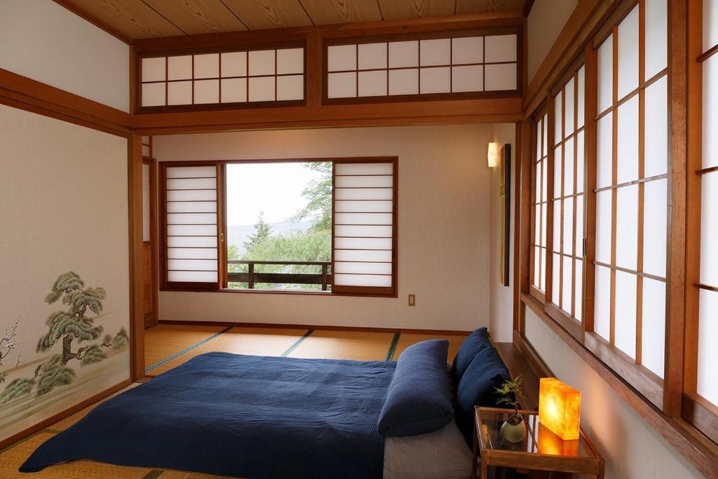 Taisho modern Villa ZEN - Tap to explore photos