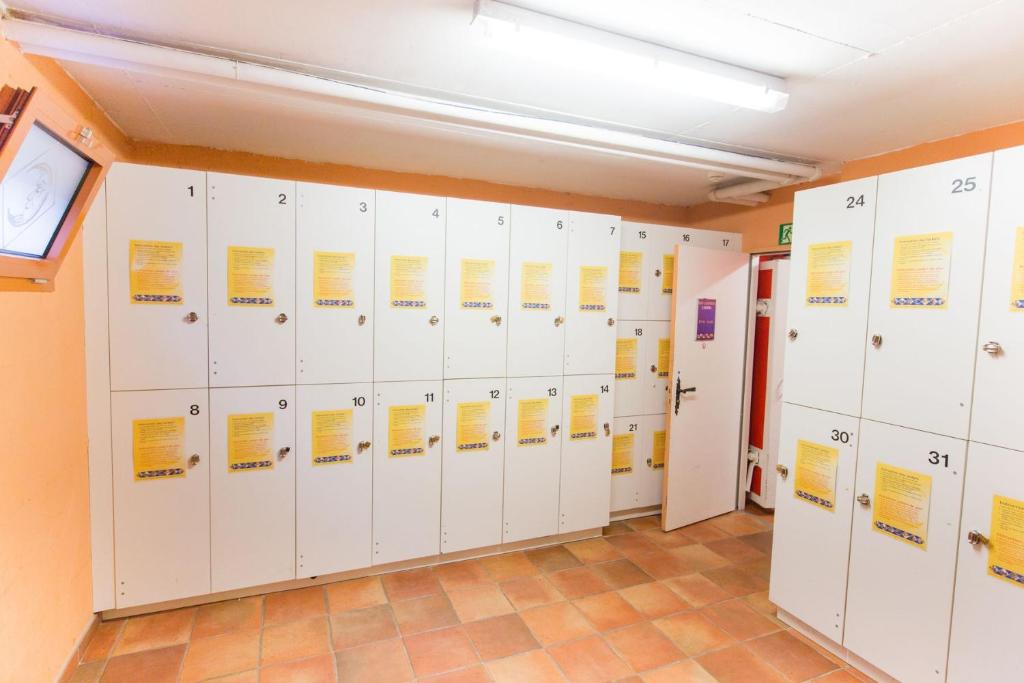 Номер (Кровать в общем 4-местном номере для мужчин и женщин), City Hostel Geneva