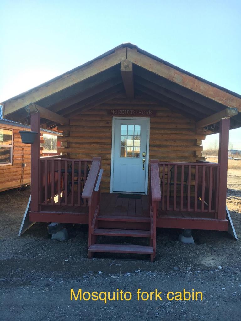 Alaska log cabins on the pond B & B image