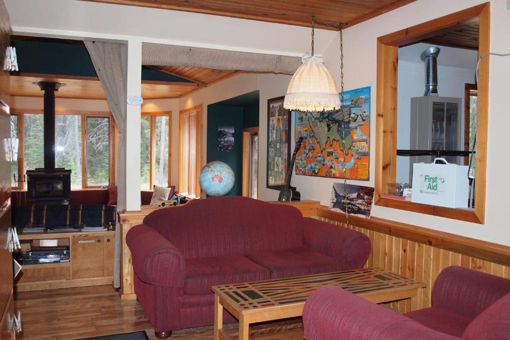 HI Castle Mountain Hostel photo 2