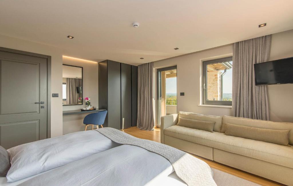 Вилла (Улучшенная вилла), Exclusive Living Villas