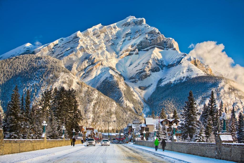 Banff Boutique Inn - Adults only photo 3