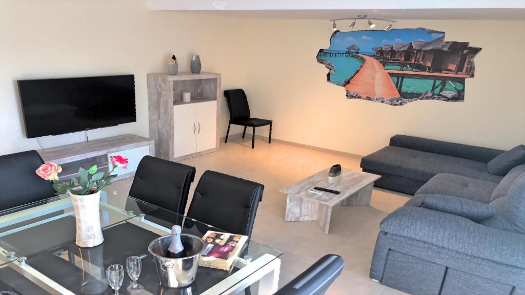 Espectacular Chalet Adosado de lujo "Bienvenido al Paraíso" photo 3
