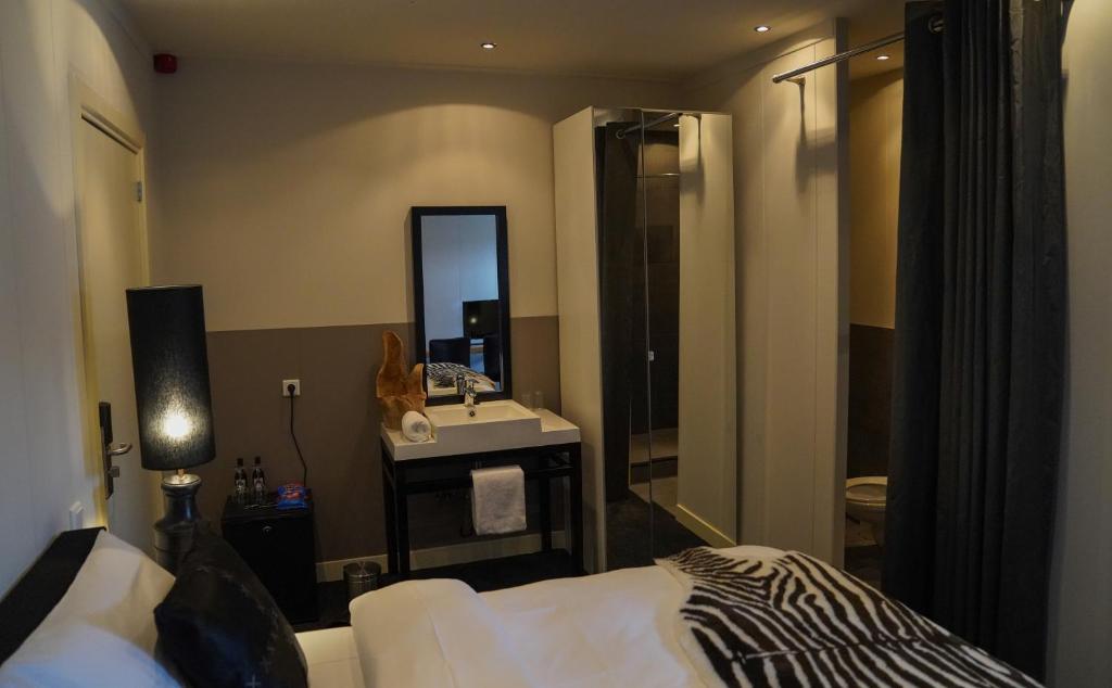 Huis van Bewaring photo 3