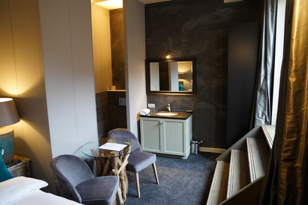 Huis van Bewaring photo 2