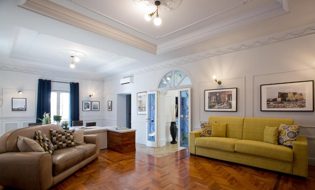 Stylish apartment in the center of Naples by Wonderful Italy