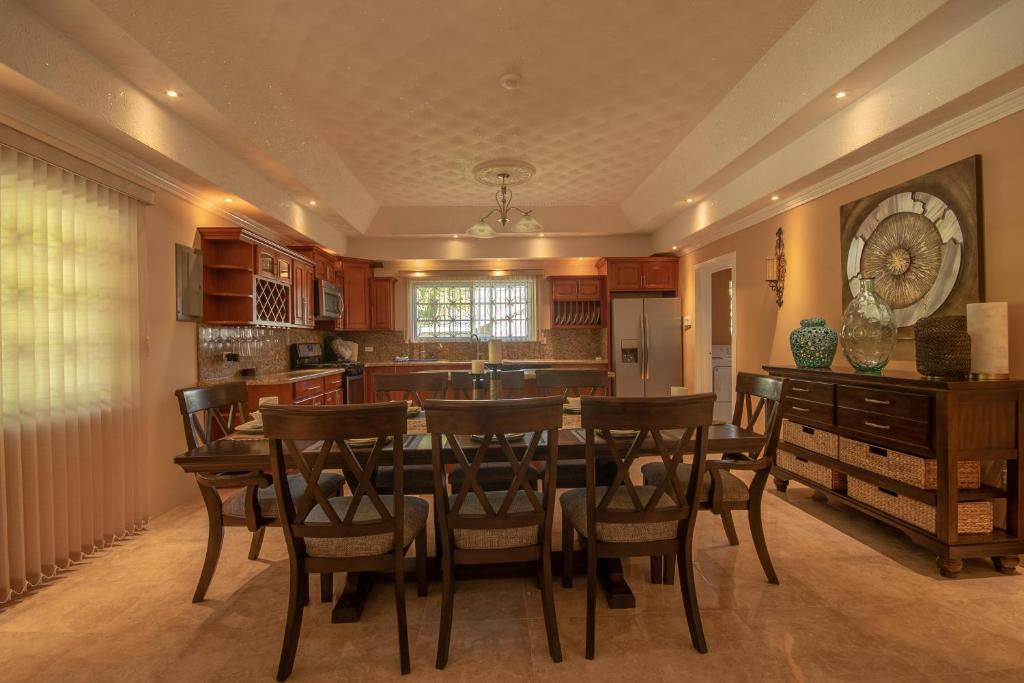 Tropical Escape Villa photo 4