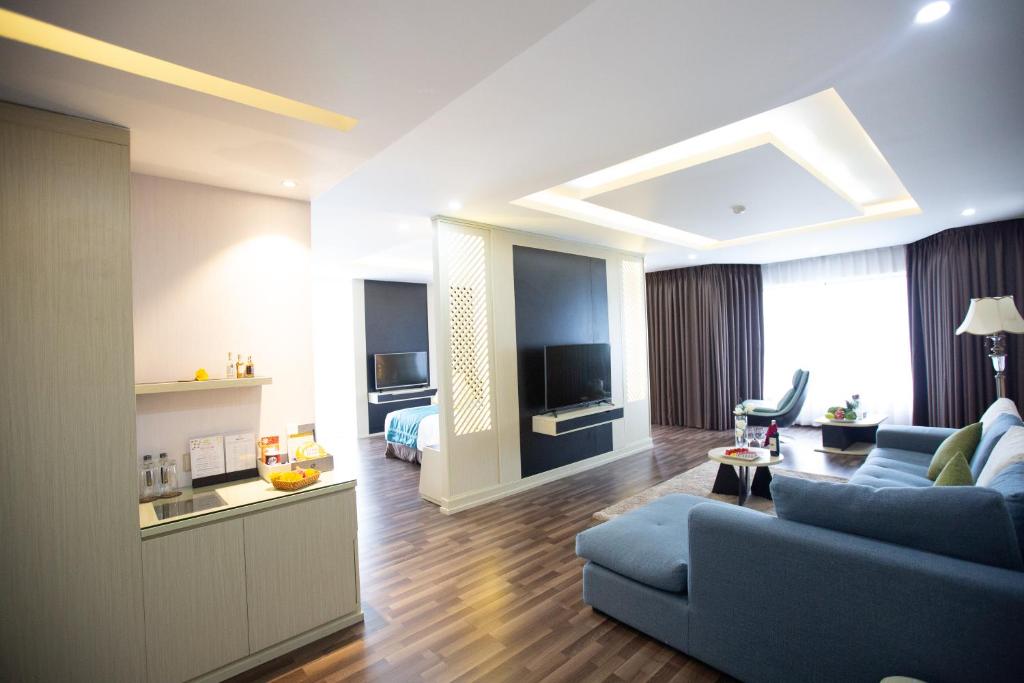 Central Hotel