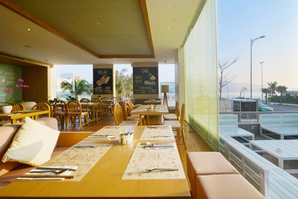 Fusion Suites Danang Beach