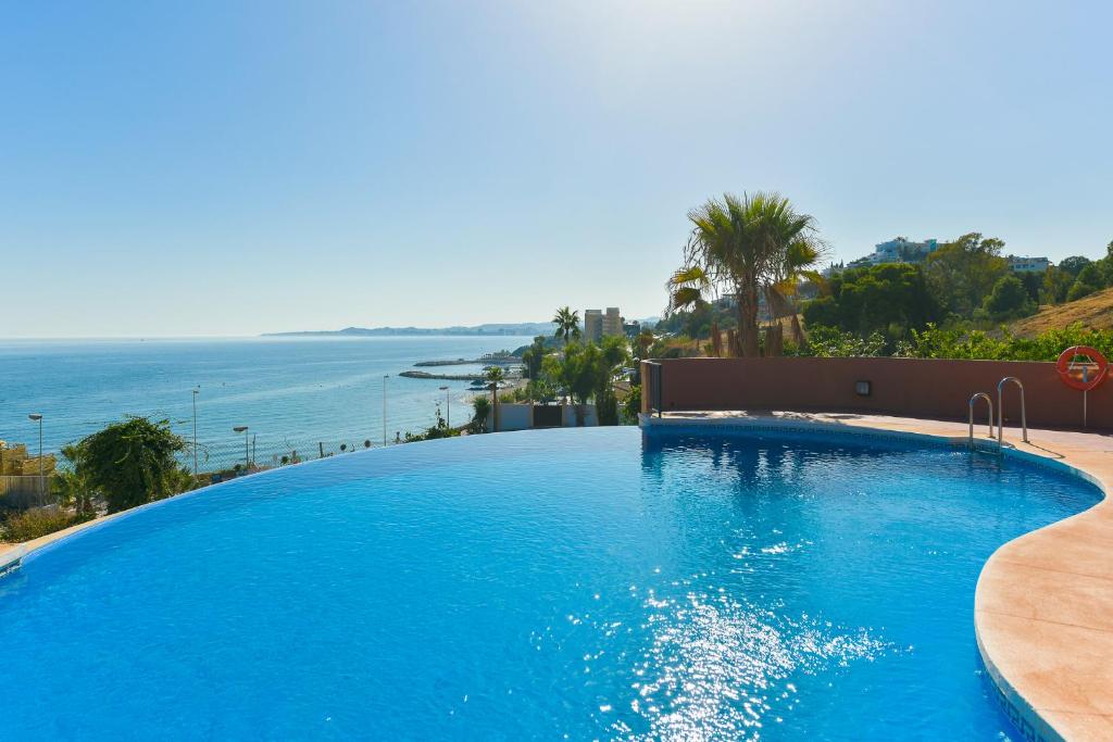 BlueBenalmadena 200meters from the beach with jacuzzi and rooftop terrace photo 3